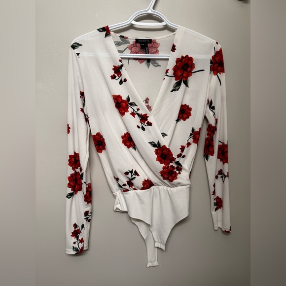 Dynamite Floral Bodysuit - Picture 1 of 2
